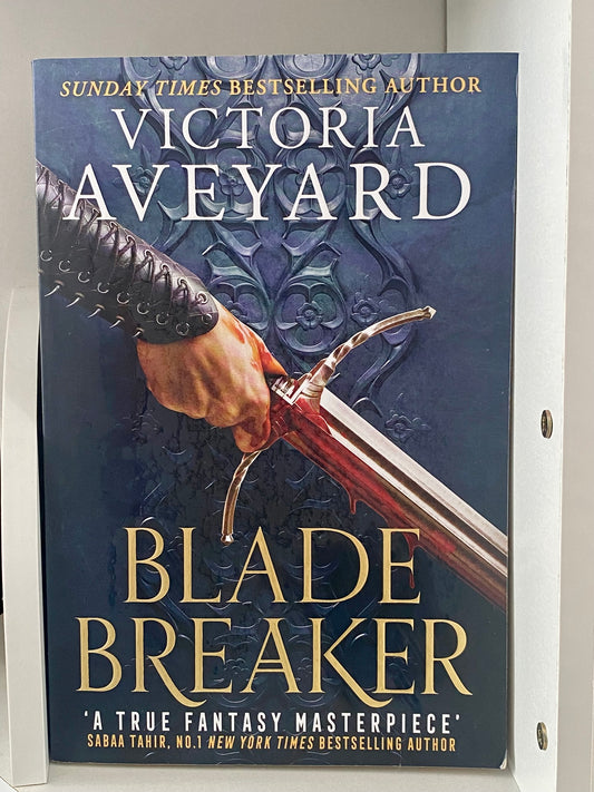 Blade Breaker by Victoria Aveyard (Realm Breaker #2)