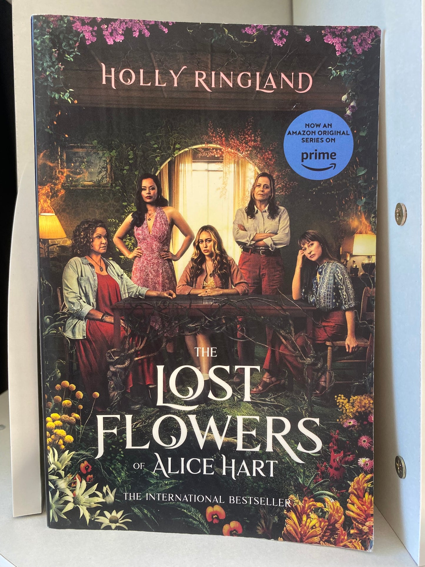 The Lost Flowers of Alice Hart by Holly Ringwald